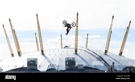 Travis Pastrana Becomes The First Person To Backflip A Motorcycle