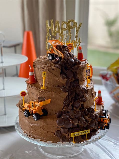 Dump Truck Construction Birthday Cake Excavator | Construction birthday ...