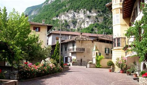 Magrè paese Magrè Sud dellAlto Adige Strada del Vino dellAlto