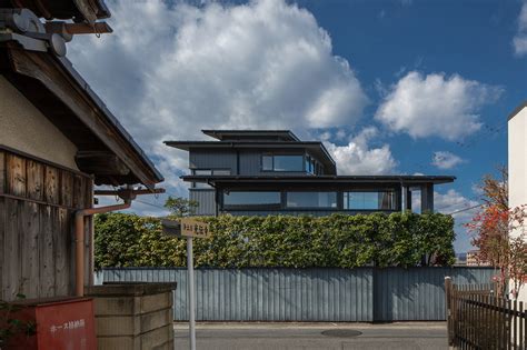 Leading House By Form Kouichi Kimura Architects