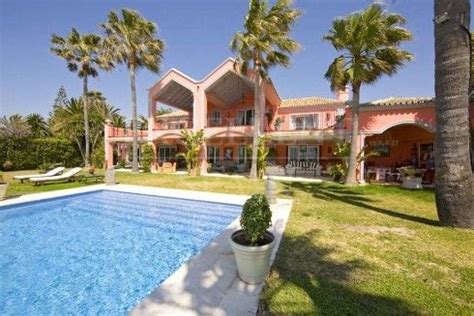 Villas For Sale In Estepona