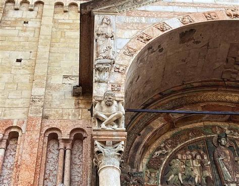 Verona: Architecture of the Striped City - Lions in the Piazza