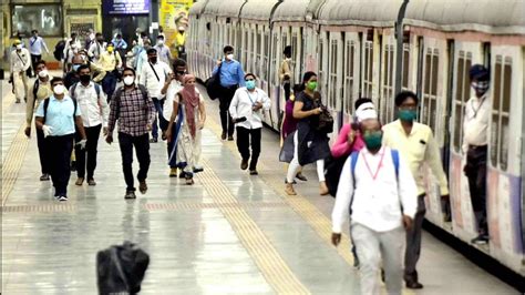 Rise In Passengers 35 Million Take Mumbai Local Trains This Month