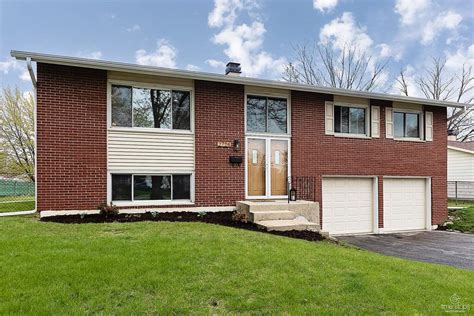 2724 Woodridge Drive, Woodridge, IL 60517 | MLS# 11768208 | @properties ...