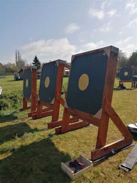 Mise En Place Du Terrain Au Stade St Roch Archers De L Autunois Morvan