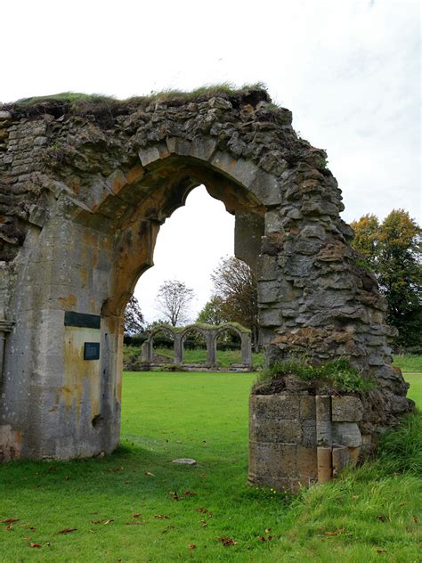 Photographs of Hailes Abbey, Gloucestershire, England: Arches and a doorway