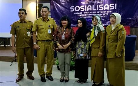 Dispersip Kalsel Dorong Karya Lokal Disimpan