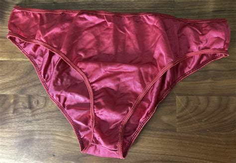 Vtg Bikini Panties Second Skin Sz Med Red Nylon Gusse Gem