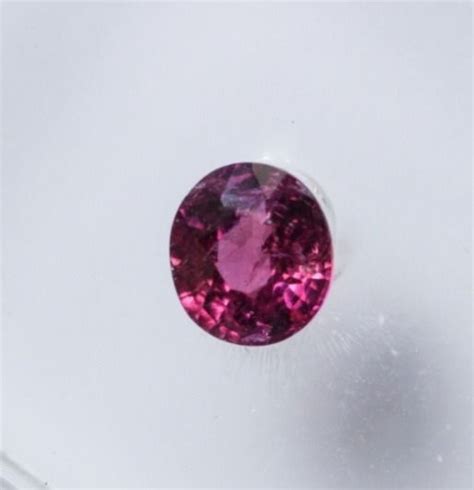 vivid purple red Ruby - 0.31 ct - Catawiki