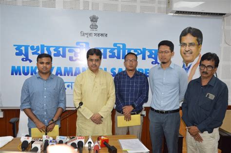 Tripura Lakshya Scheme Cm Dr Manik Saha Hands Over Cheques Of Rs 5 Lakh To Three Upsc Aspirants