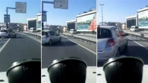 Bakırköy de iki otomobilin çarpıştığı kaza kamerada Video Haberleri