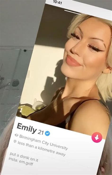 Sau tin nhắn đứng hình từ một chàng trai cô gái bất ngờ cực hot trên ứng dụng hẹn hò Tinder