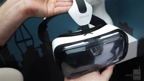 Samsung is working on a Galaxy VR headset, new trademark filing shows ...