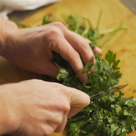 How To Chop Parsley