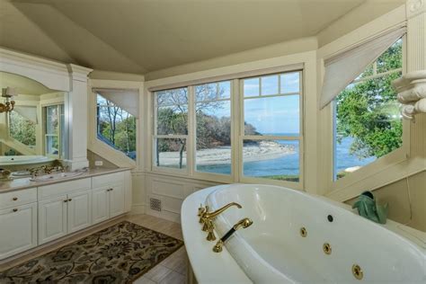 Two Beach Front Massachusetts Homes Make Hgtv S Ultimate House Hunt List