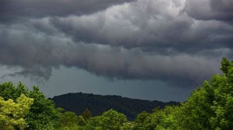 Wetter In Baden W Rttemberg Gewitter Mit Hagel Und Starkregen Erwartet