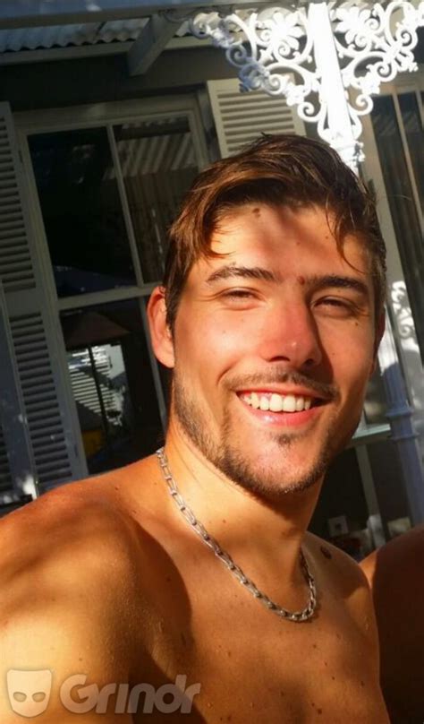 Hot Guys Of Grindr 2016