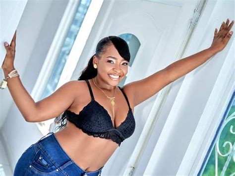 Reina Love Cam Model Free Live Sex Show Chat Stripchat