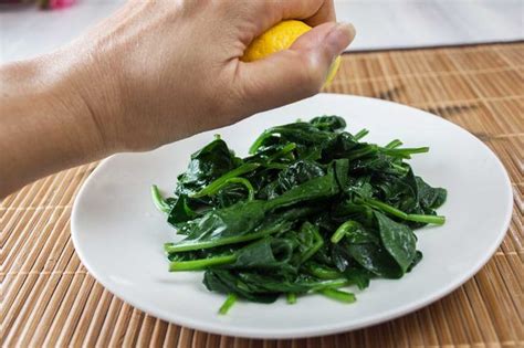 How To Steam Spinach In A Microwave Cook Fresh Spinach Cooking Spinach Steamed Spinach