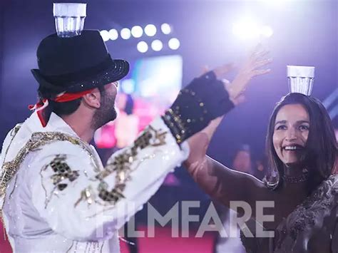 Watch: Alia Bhatt & Ranbir Kapoor recreate Jamal Kudu at the 69th Hyundai Filmfare Awards 2024 ...