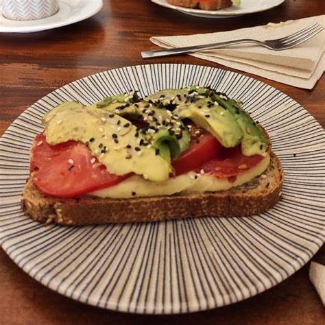 CAFÉ SAUDADE Arrecife Spain Tosta Con Hummus Aguacate Y Tomate Review