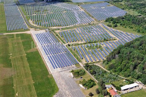 Falkenberg Elster von oben Solarpark Lönnewitz auf dem Flugplatz