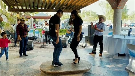 En Le N Guanajuato Bailando Con Los Potrillos De Turicato Youtube