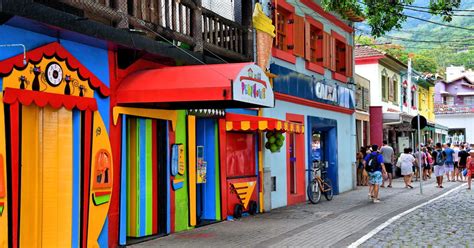 Walking Tour of Ilhabela, Brazil - Encircle Photos