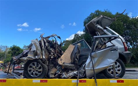 Batida Entre Carro E Nibus Deixa Seis Pessoas Mortas No Sul Da Bahia