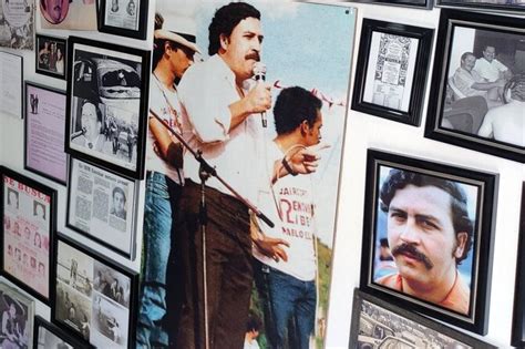 Tour Di Pablo Escobar Carcere Quartiere Edificio Privato E Tomba