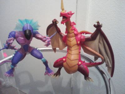 Bakugan Battle Brawlers Deluxe Monster Preyas Dragonoid