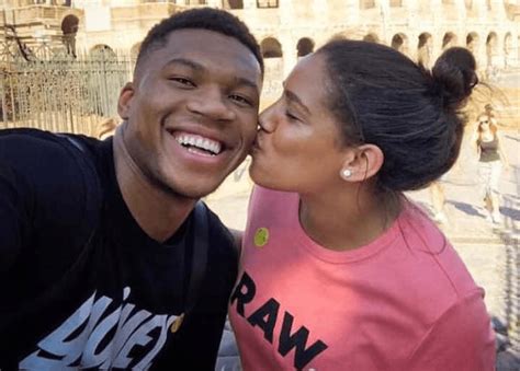 Are Giannis Antetokounmpo And Girlfriend Mariah Riddlesprigger