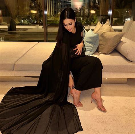 Mẹ bỉm sữa hot nhất MXH được chồng cho gần 2 tỷ đồng mỗi tháng để yên tâm ở cữ từng bị ném