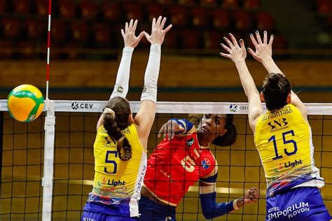 Pro volleyball report: Thompson, Frantti, Ogbogu lead VakifBank ...