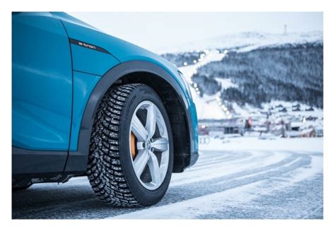 Pirelli Scorpion Ice Zero R H