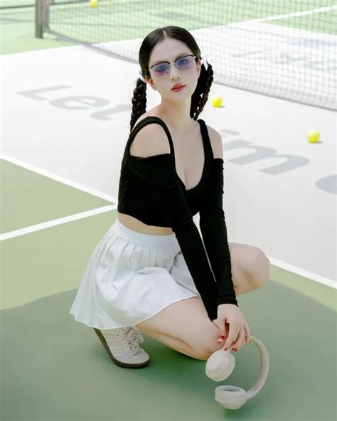 Chiêm ngưỡng ảnh Ngọc Trinh bikini nude nóng bỏng sexy