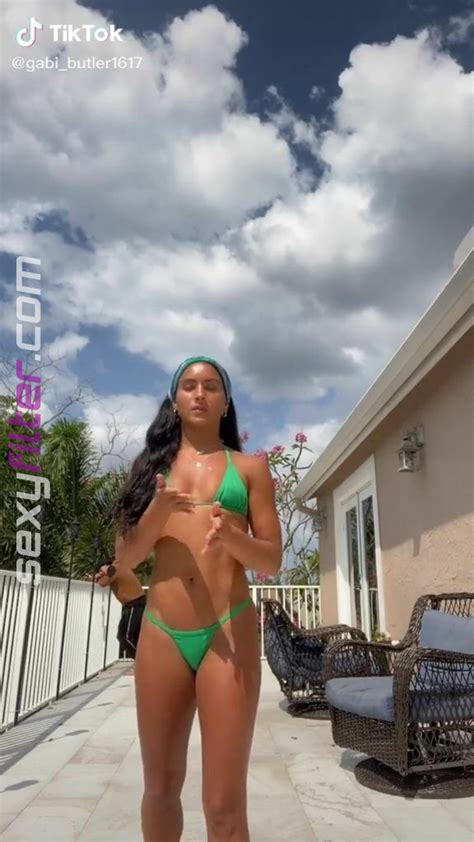 Wonderful Gabi Butler Shows Cleavage In Green Bikini Sexyfilter