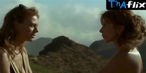 Victoria Abril Lesbian Scene In Oscar Una Pasion Surrealista Tnaflix