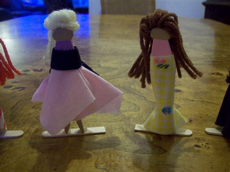 Chrystal's Corner: Clothespin Dolls