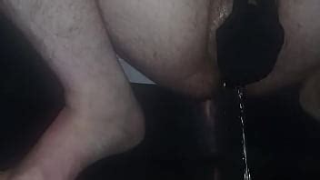 Mi pequeño pene envuelto orinando a través de medias de red XVIDEOS