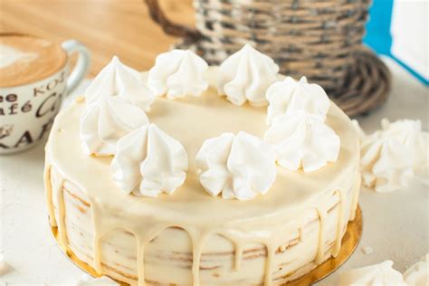 Торт Молочная девочка с клубникой – простой и вкусный рецепт, как ...