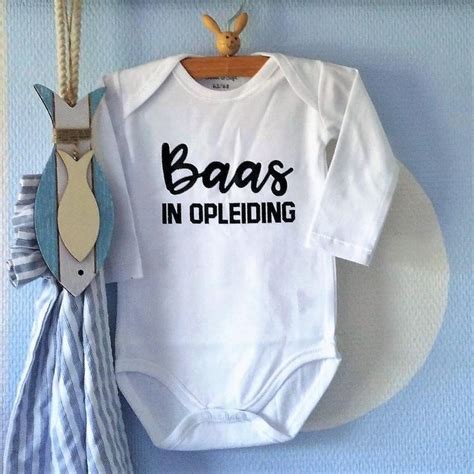 Baby Rompertje Met Tekst Jongen Baas In Opleiding Lange Mouw Wit