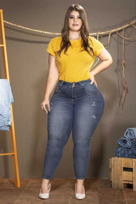 Pin By Carlos Chavez On Carport Ideas Curvy Women Jeans Curvy Girl Fashion Curvy Women Fashion