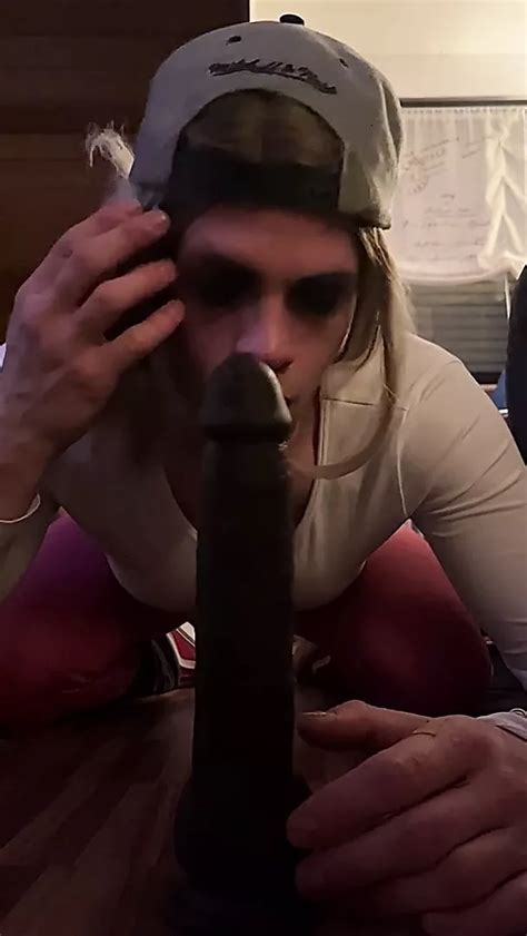 Sissy Hannah Sucking Her Dildo XHamster