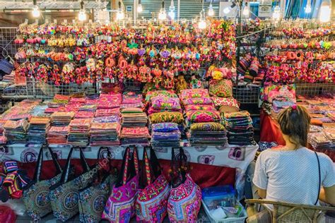 Chiang Mai night bazaar stall – Stock Editorial Photo © asiastock ...