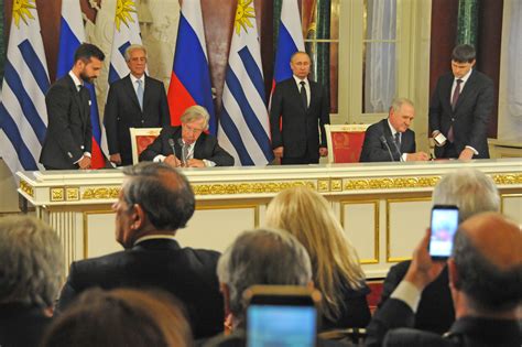 Conferencia De Prensa De Los Presidentes Tabaré Vázquez Y Vladimir