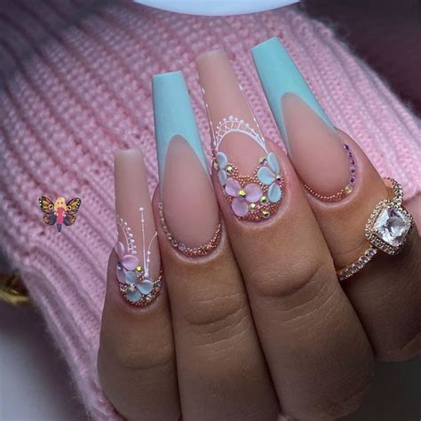 Pin de Mariana Mora Gómez em Maquillaje nude Unhas enfeitadas Unhas azuis Unhas desenhadas