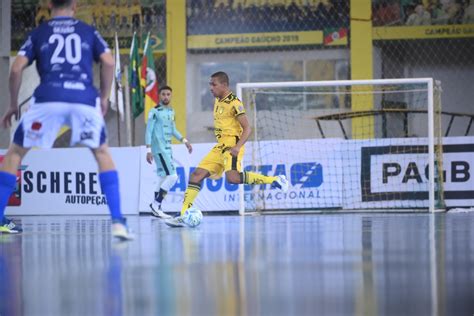 Assoeva goleia Brasília no Poliesportivo pela Liga Nacional de Futsal