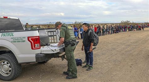 Border Patrol Arrests 376 Who Dug Under Barrier In Arizona Kingman