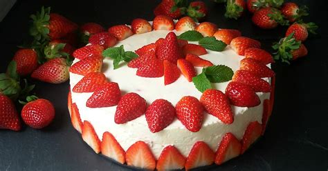 Receta De Tarta Fácil De Fresas Con Nata Sin Horno Eureka Recetas